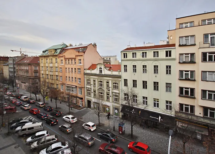  Elizabeth Suites