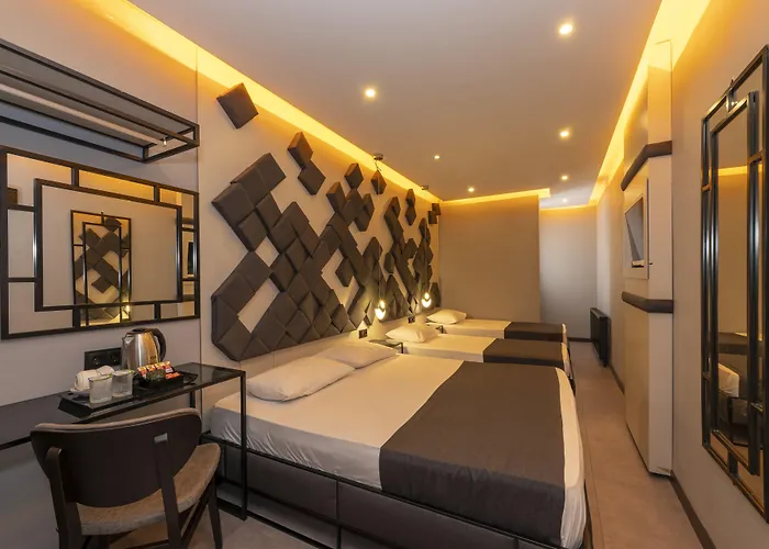 White Palace Hotel