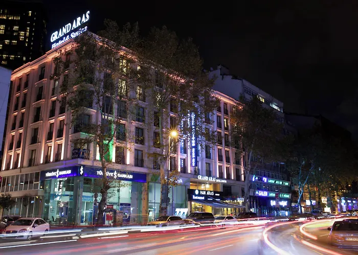 Grand Aras Hotel & Suites