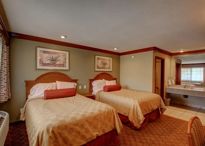 Thunderbird Lodge