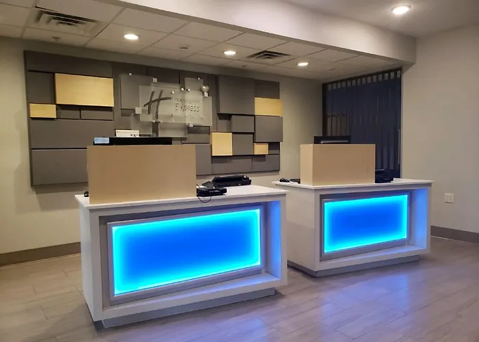 Holiday Inn Express & Suites Lincoln Airport By Ihg