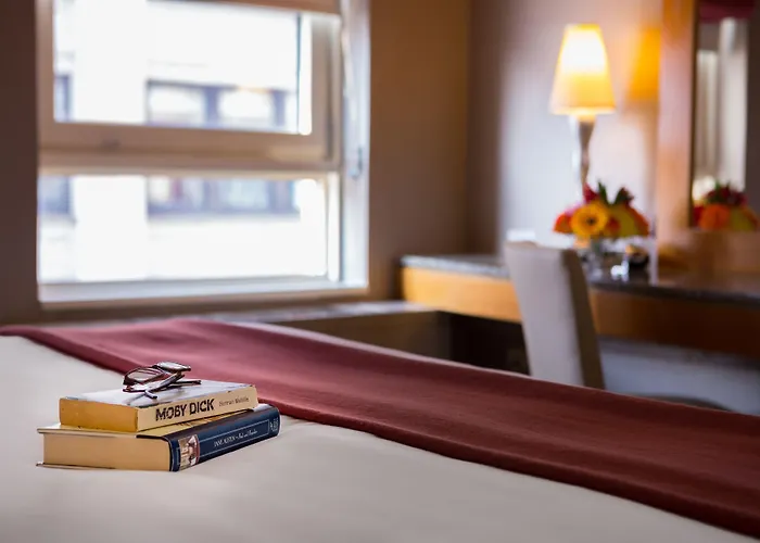 Hotel Giraffe By Library Hotel Collection