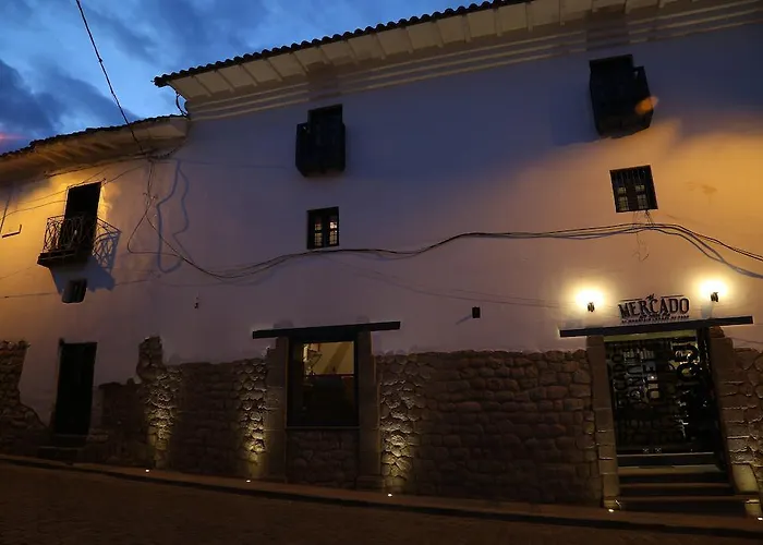 Luxury hotel only: El Mercado