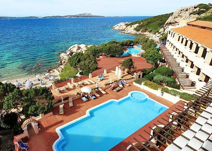 Grand Smeraldo Beach