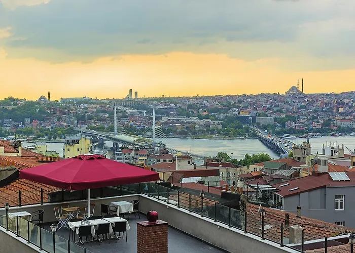 Meroddi Pera Flats