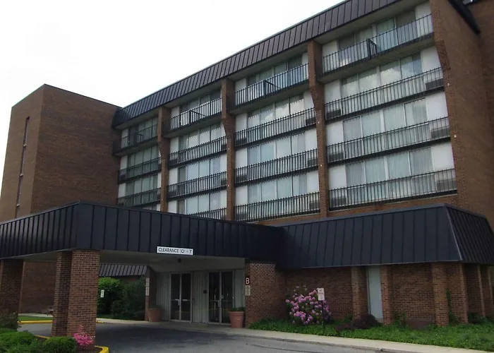 Ramada Plaza By Wyndham Fort Wayne Hotel & Conference Center