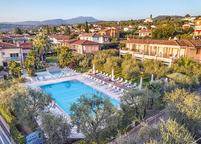 Hotel with pool: Hotel Villa Olivo Resort 3S