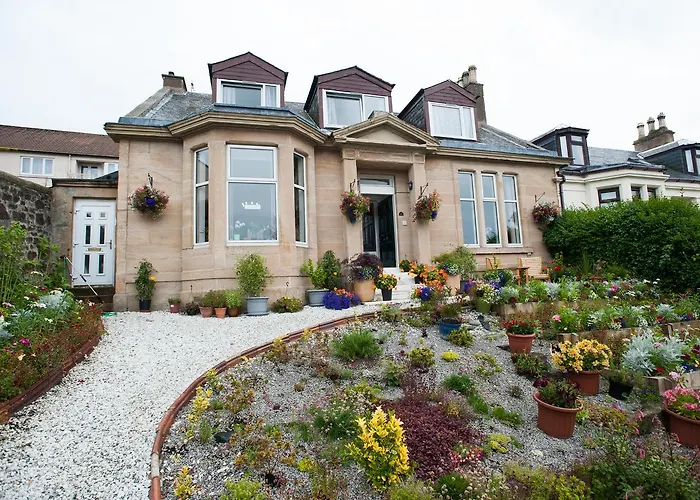 Central hotel: Dean Park Guest House