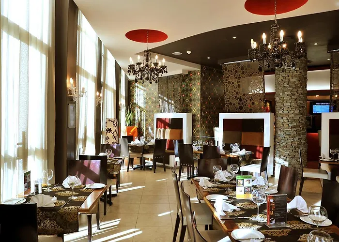 Central hotel: Premier Hotel Mapungubwe