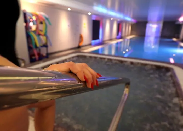 Jacuzzi hotel: The Continental Hotel And Spa, Heathrow
