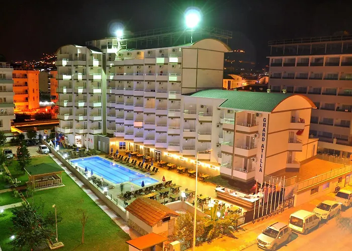 Grand Ati̇Lla