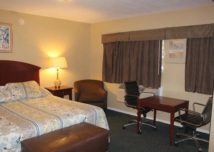 Ranch House Inn & Suites