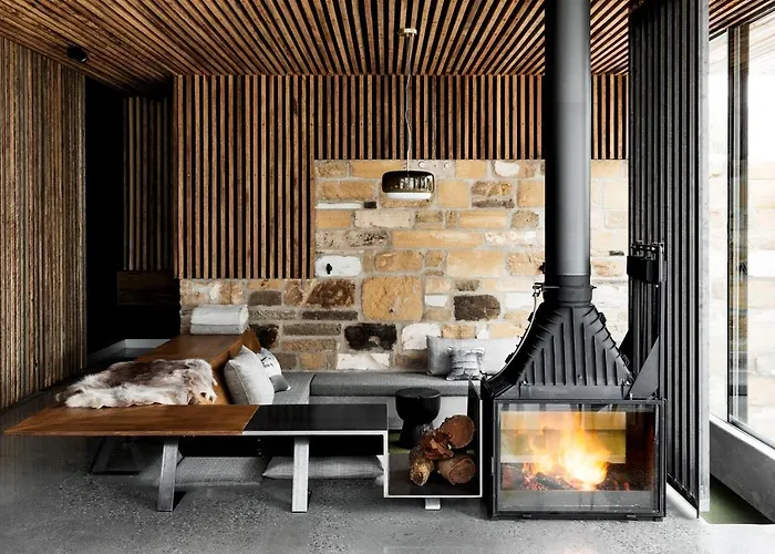 Hotel with pool: Drift House