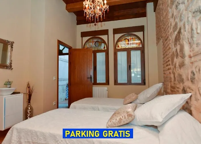 La Casa Del Grial