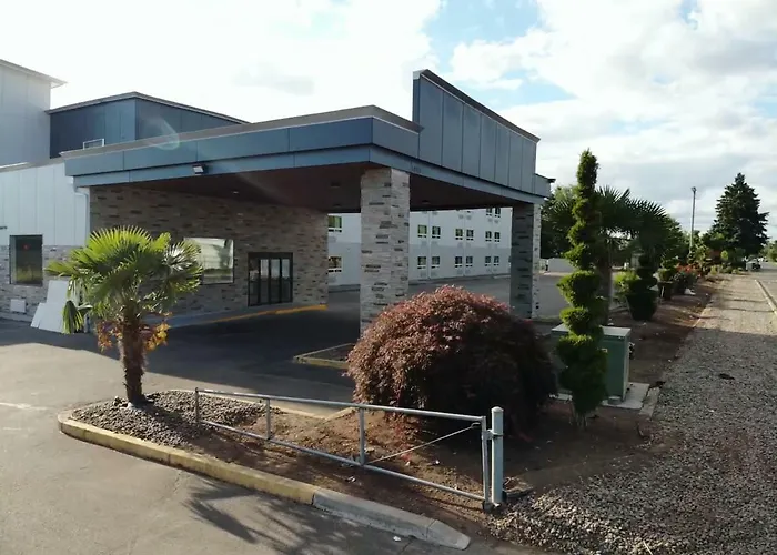 Motels Capital Inn & Suites