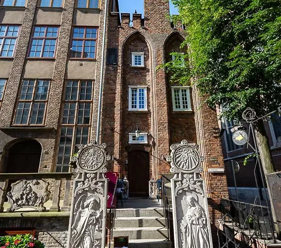  Gotyk House
