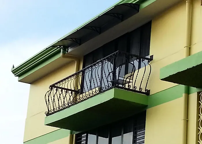 Hotel: Hotel La Guaria Inn & Suites
