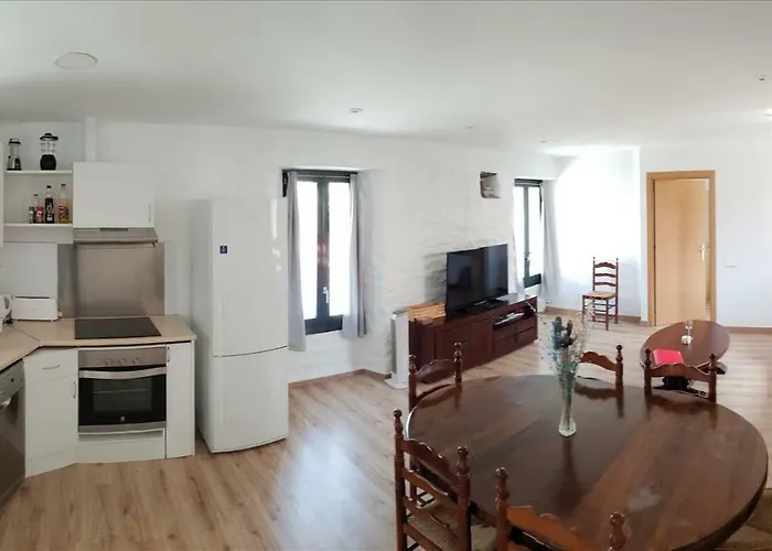 Gengina, Muy Centrico