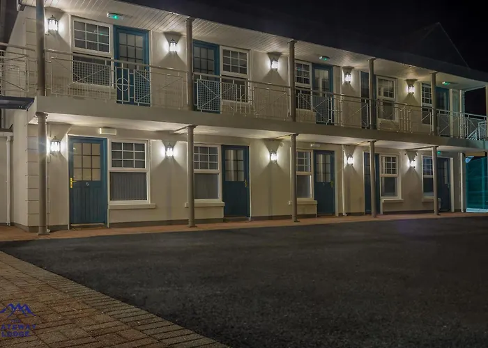 Hotels With Four Stars Gateway Lodge