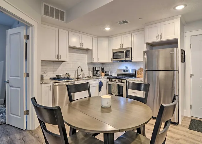 Centrally Located Traverse City Condo 1 Mi To Bay