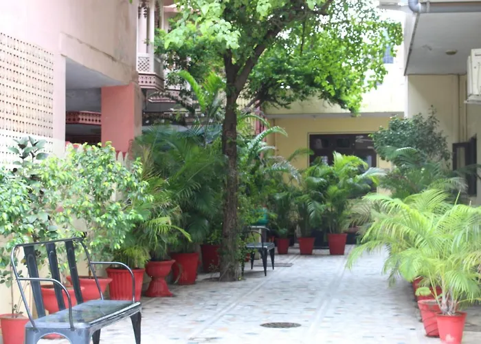 Vinayak Guest House